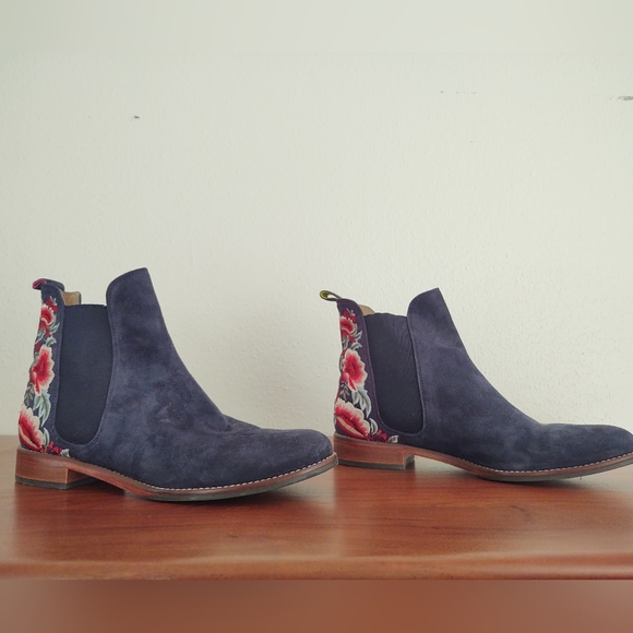 Joules Floral Embroidered Navy Ankle Boot - Picture 6 of 7